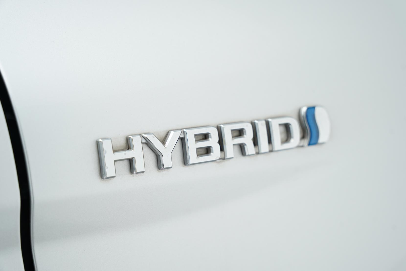 Toyota Camry Hybrid X