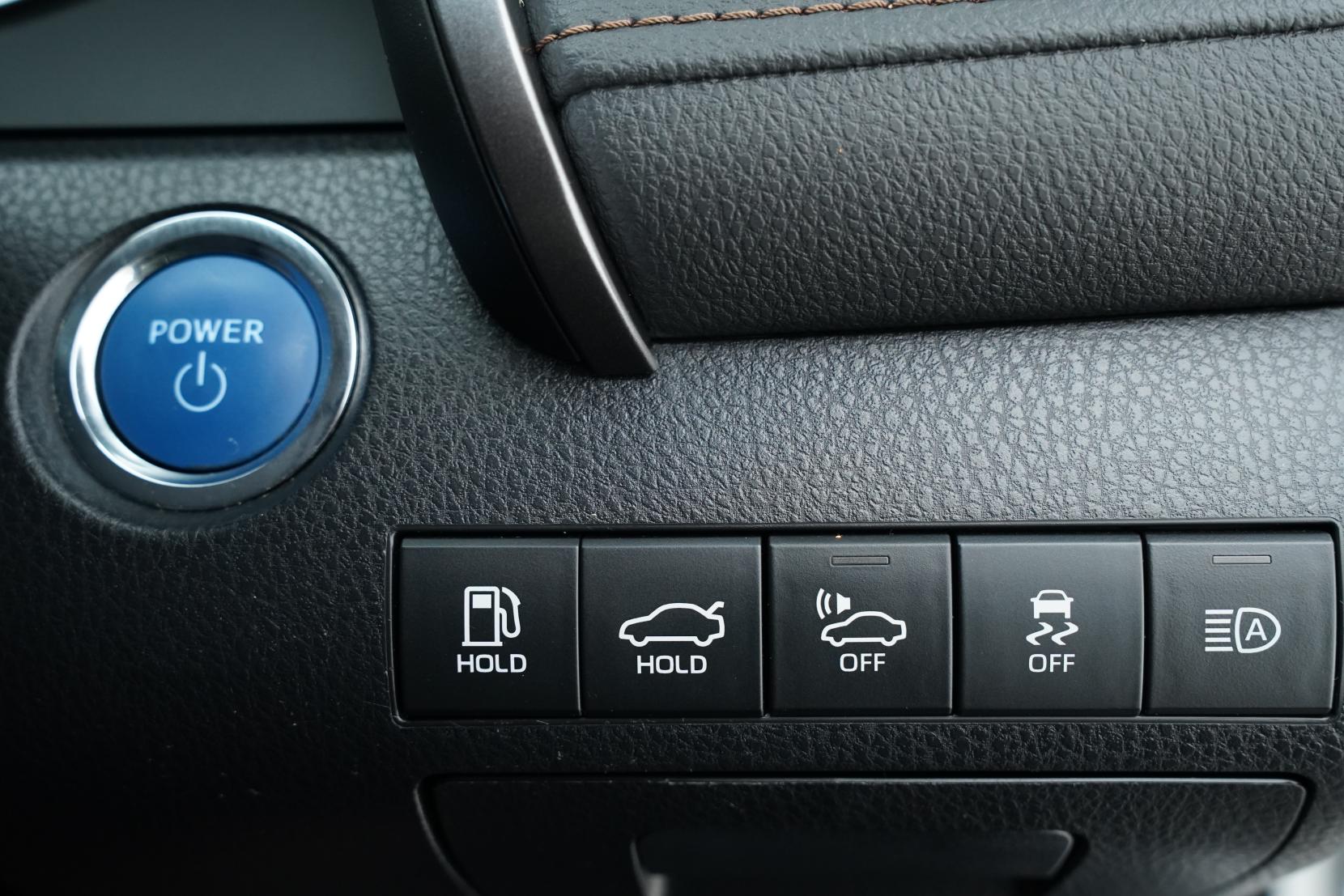 Toyota Camry Hybrid X