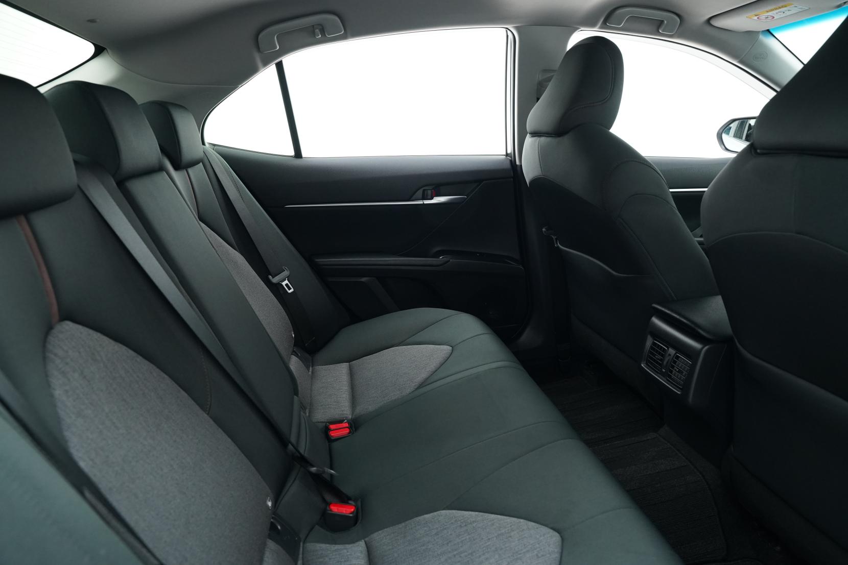 Toyota Camry Hybrid X
