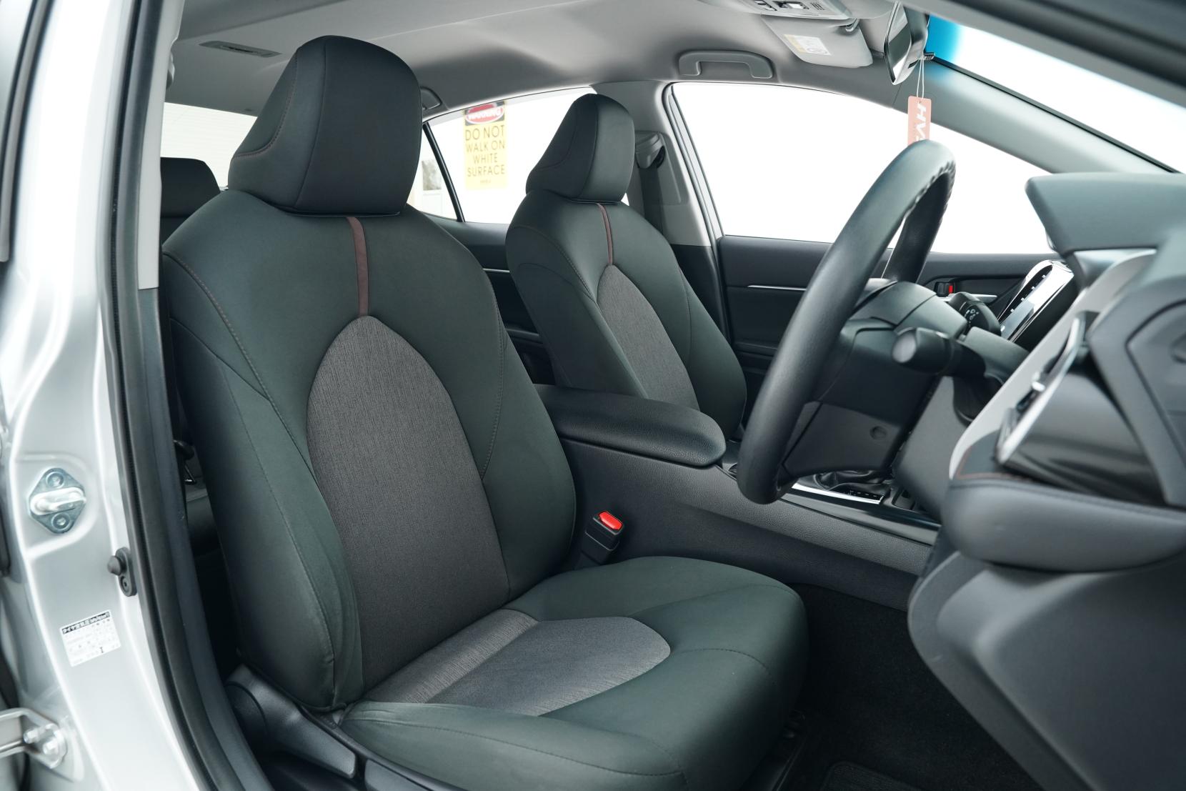 Toyota Camry Hybrid X