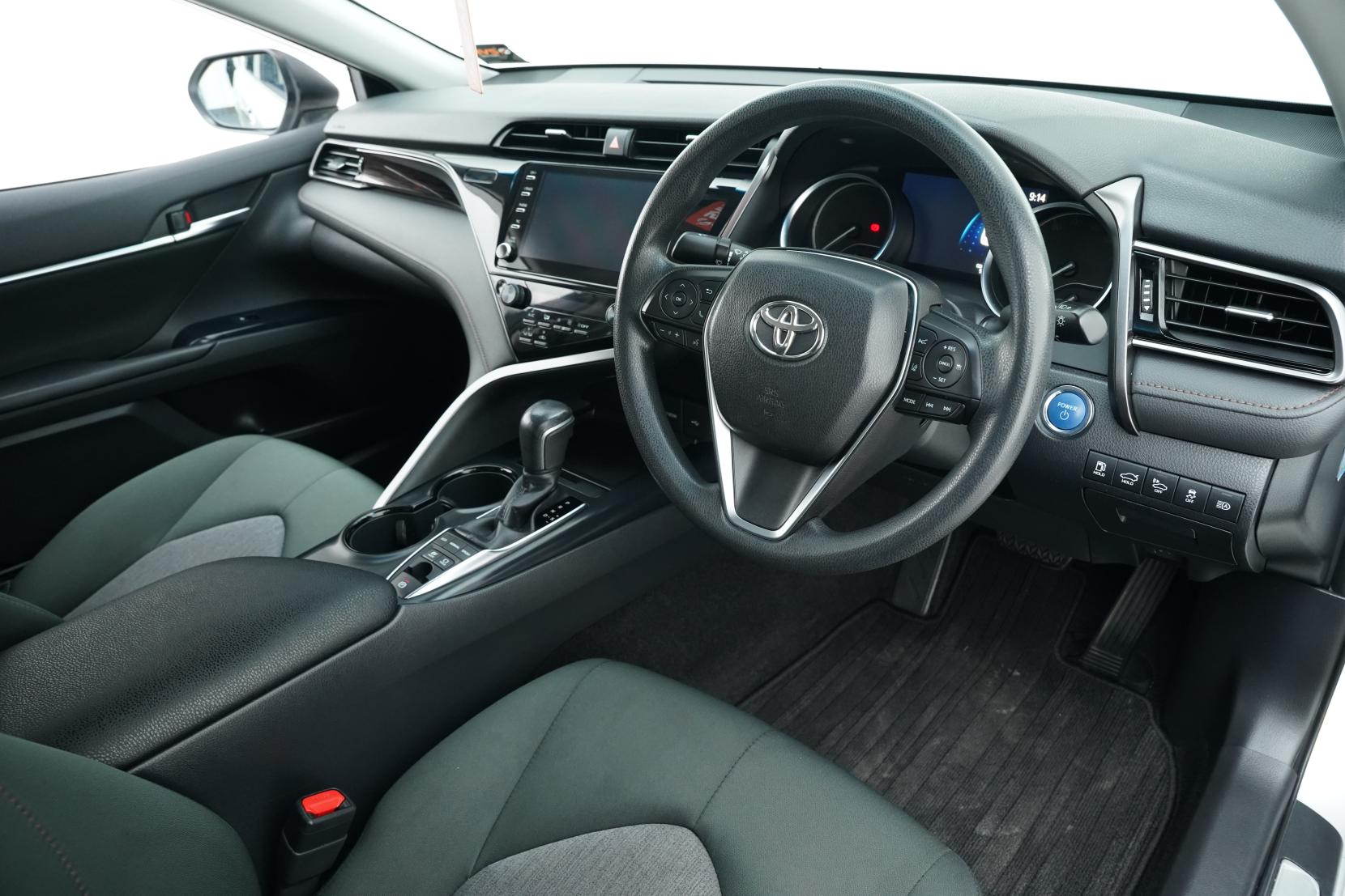 Toyota Camry Hybrid X