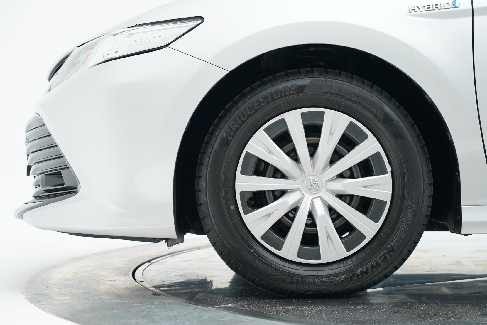 Toyota Camry Hybrid X