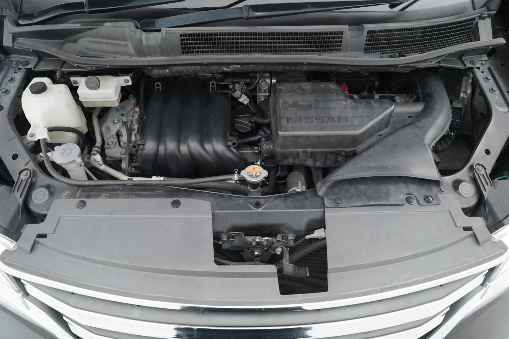 Nissan Serena 2.0 Hybrid Highway Star 8seats