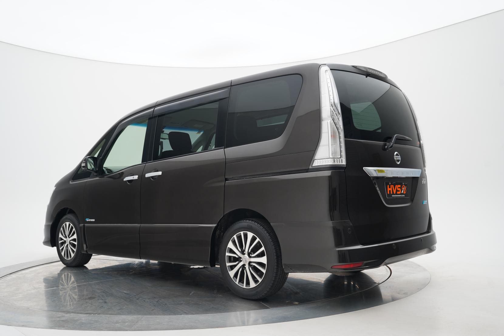 Nissan Serena 2.0 Hybrid Highway Star 8seats