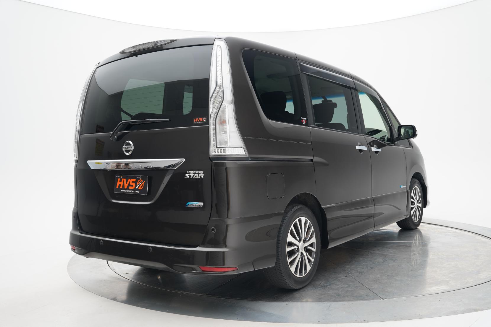 Nissan Serena 2.0 Hybrid Highway Star 8seats