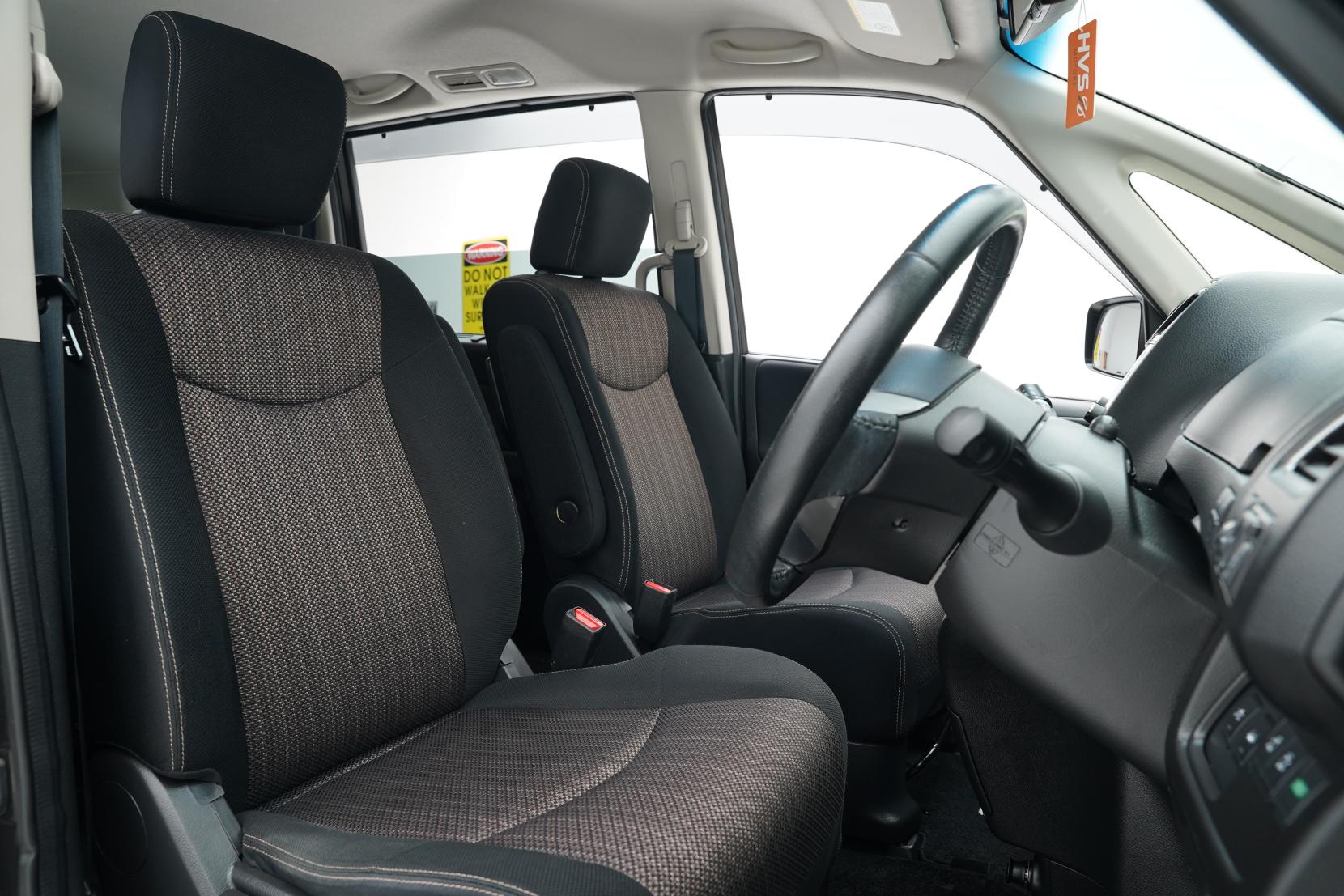 Nissan Serena 2.0 Hybrid Highway Star 8seats