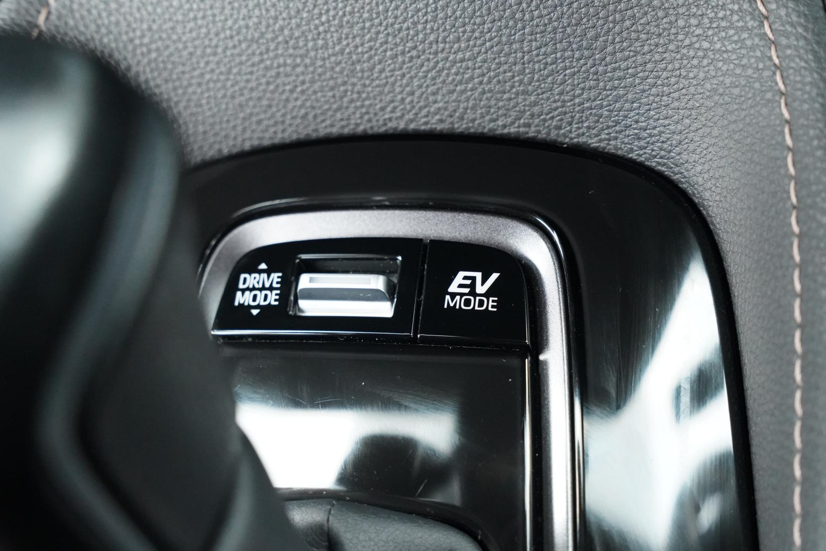 Toyota Corolla Touring Hybrid WxB 4WD