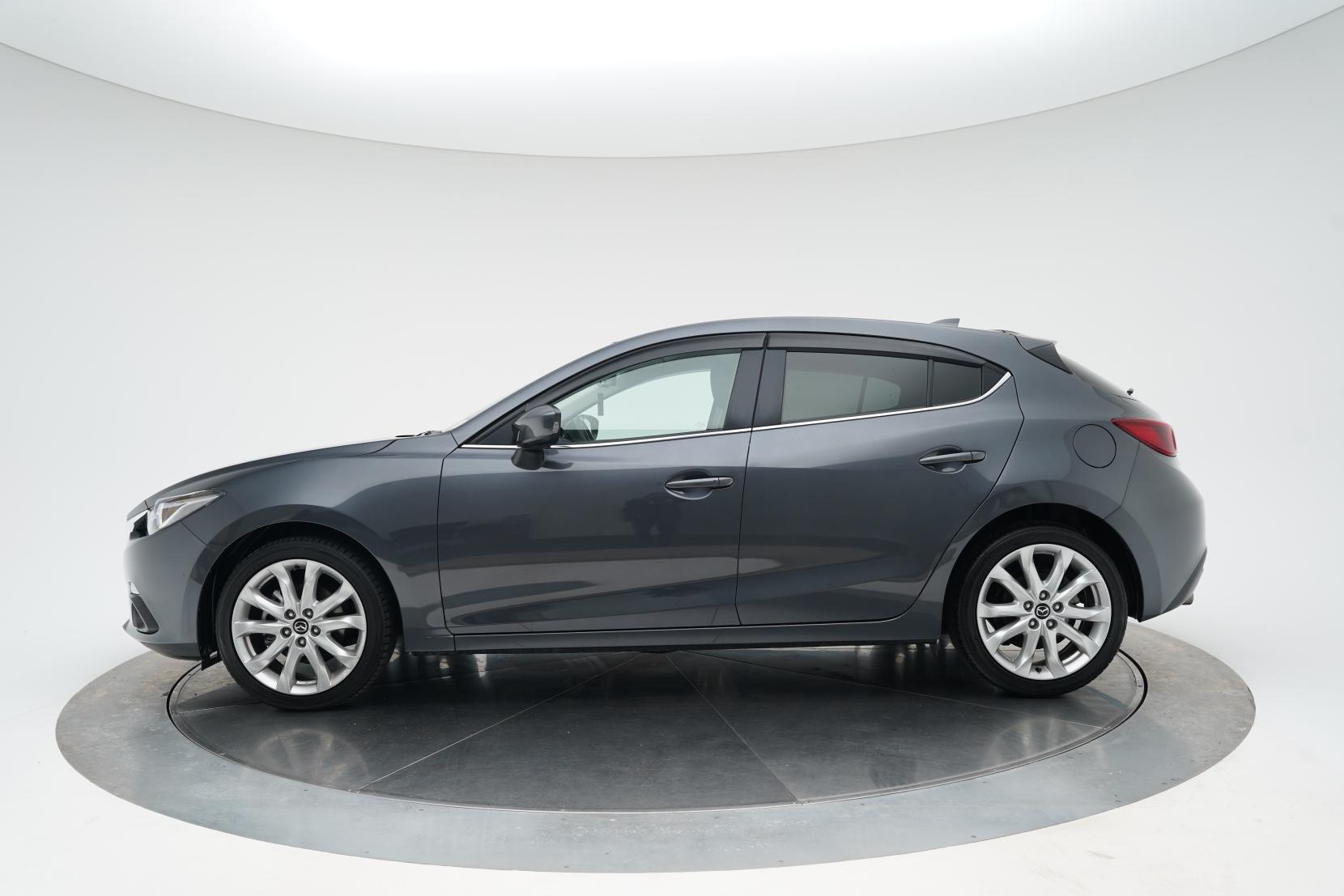 Mazda Axela 2.0 SPORT 20S TOURING