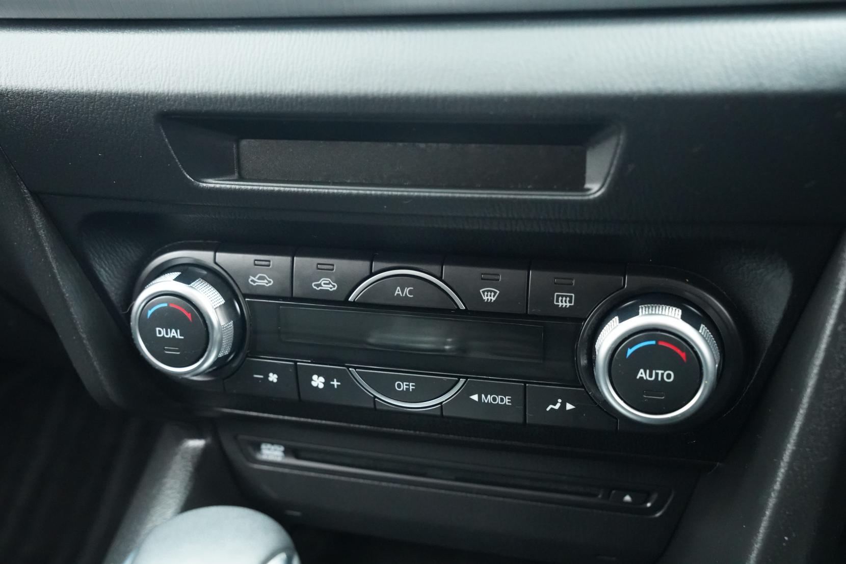 Mazda Axela 2.0 SPORT 20S TOURING