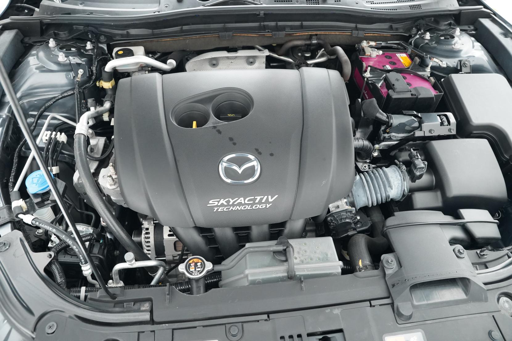 Mazda Axela 2.0 SPORT 20S TOURING