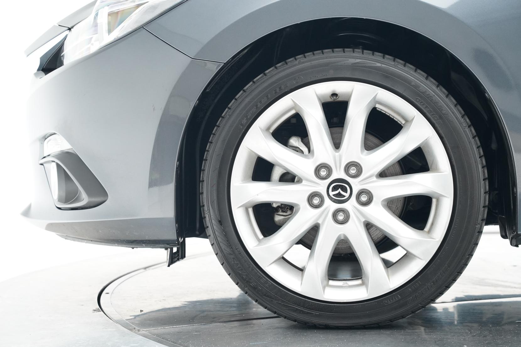 Mazda Axela 2.0 SPORT 20S TOURING