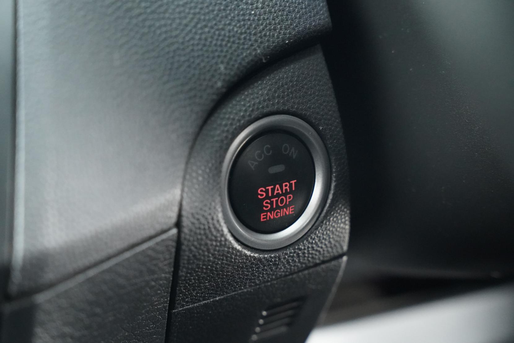 Mazda Axela 2.0 Sport 20S Skyactiv