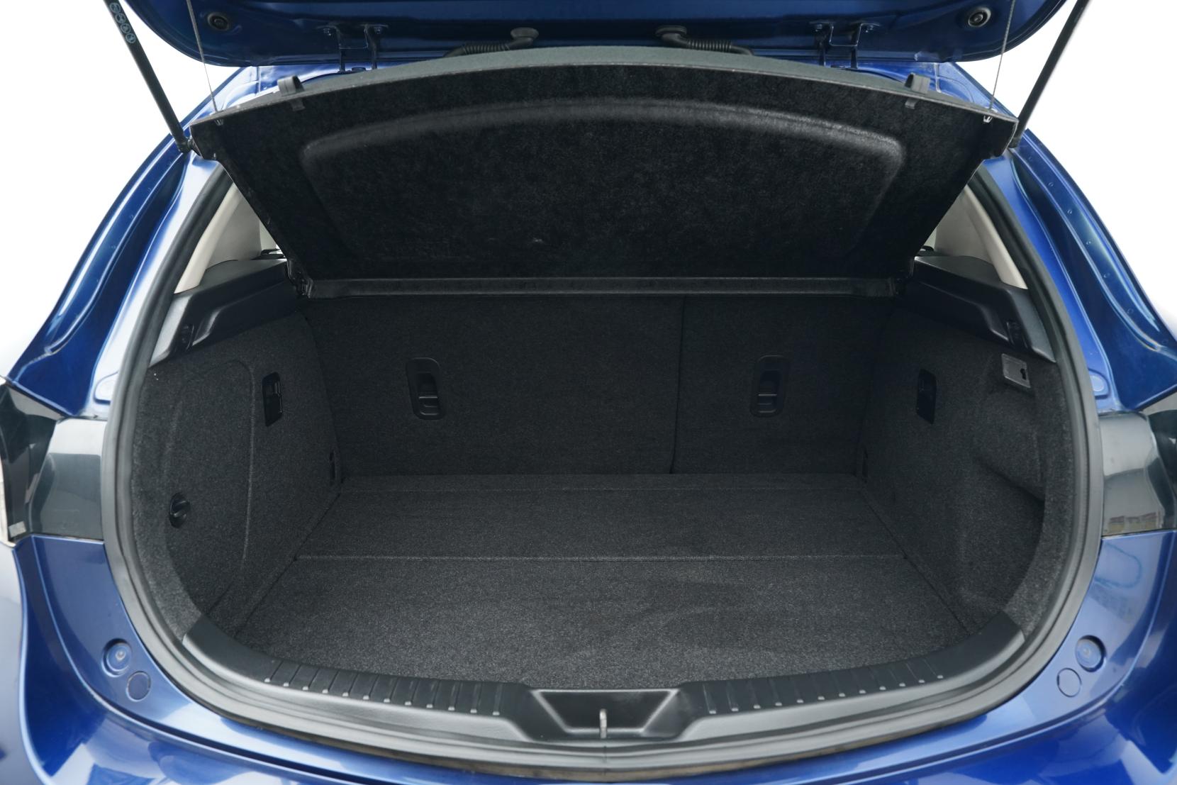 Mazda Axela 2.0 Sport 20S Skyactiv