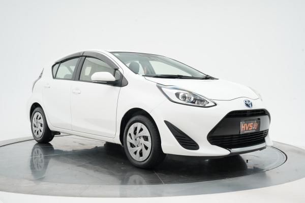 Toyota Aqua 1.5 Hybrid L