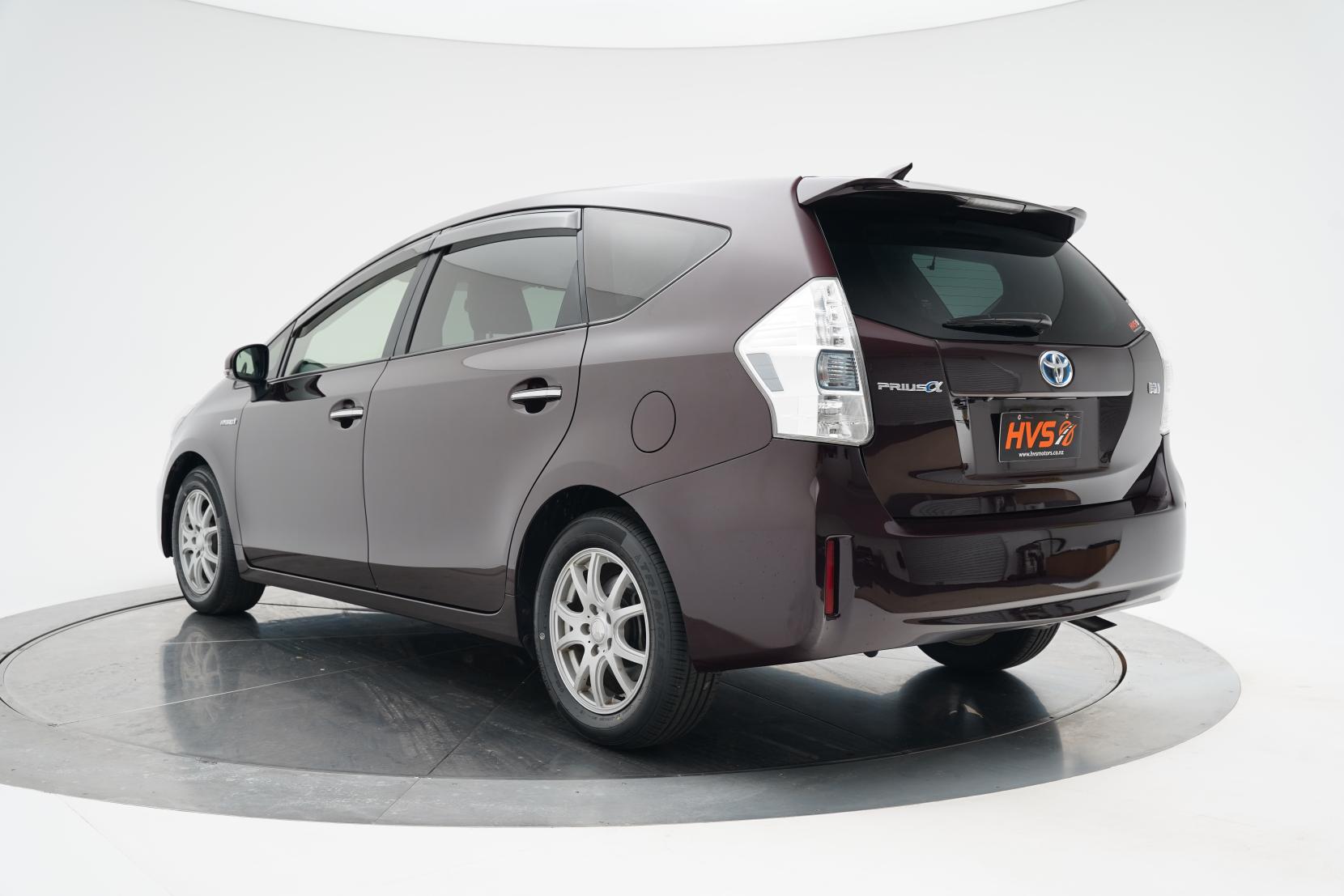 Toyota Prius Alpha G 5 Seater