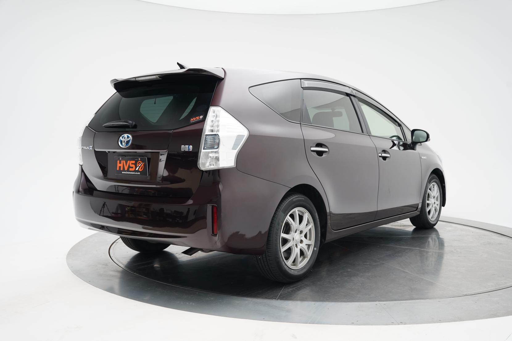 Toyota Prius Alpha G 5 Seater