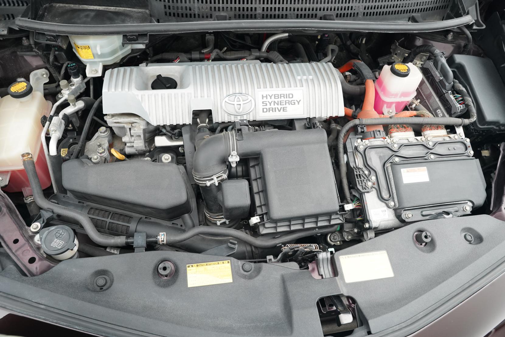 Toyota Prius Alpha G 5 Seater