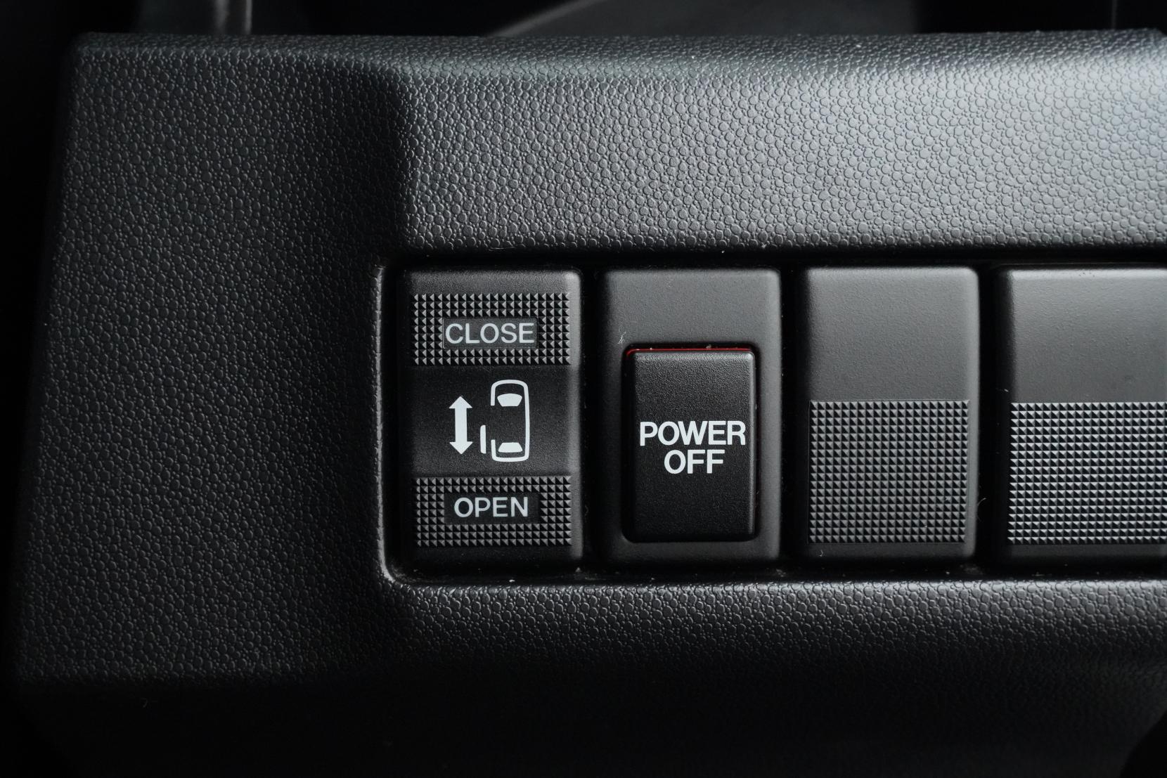 Mazda Premacy 2.0 20S- SKYACTIVE