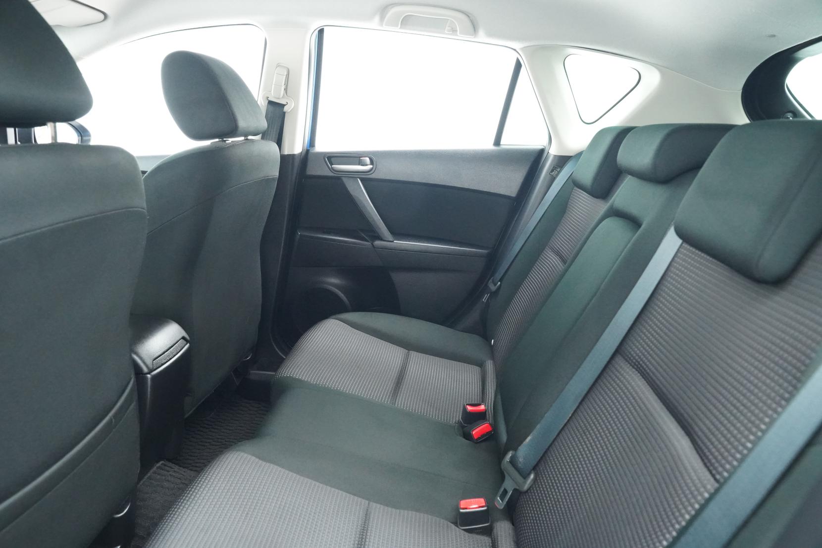 Mazda Axela SPORT 20C COMFORT P