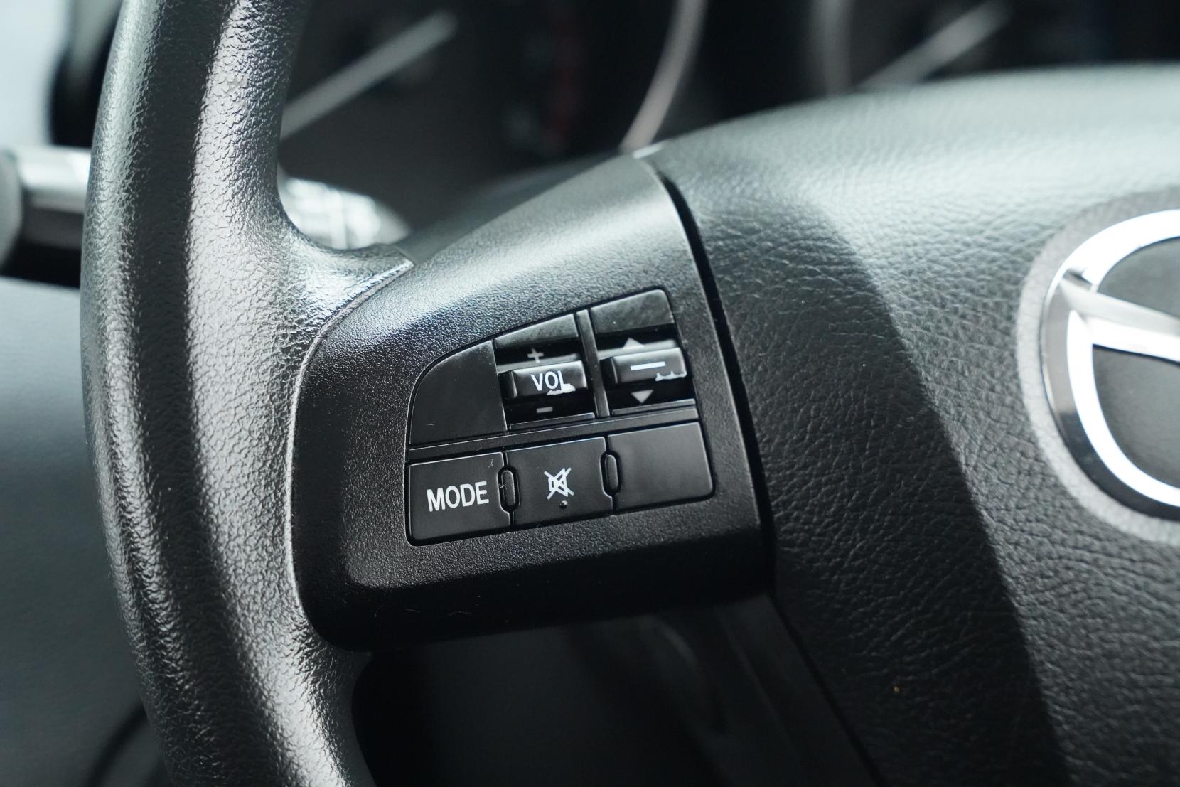 Mazda Axela SPORT 20C COMFORT P