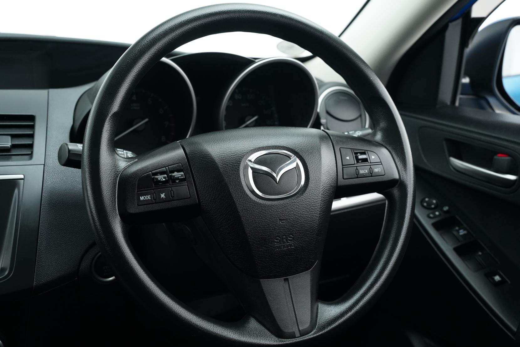 Mazda Axela SPORT 20C COMFORT P