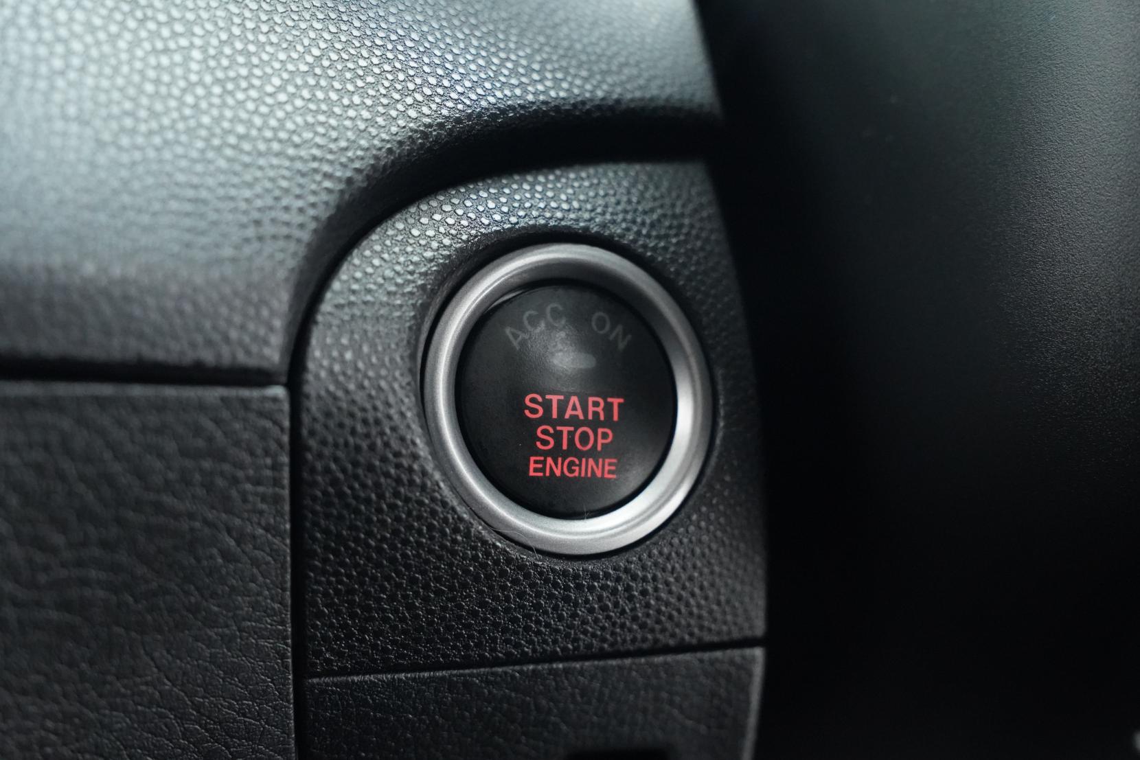 Mazda Axela SPORT 20C COMFORT P