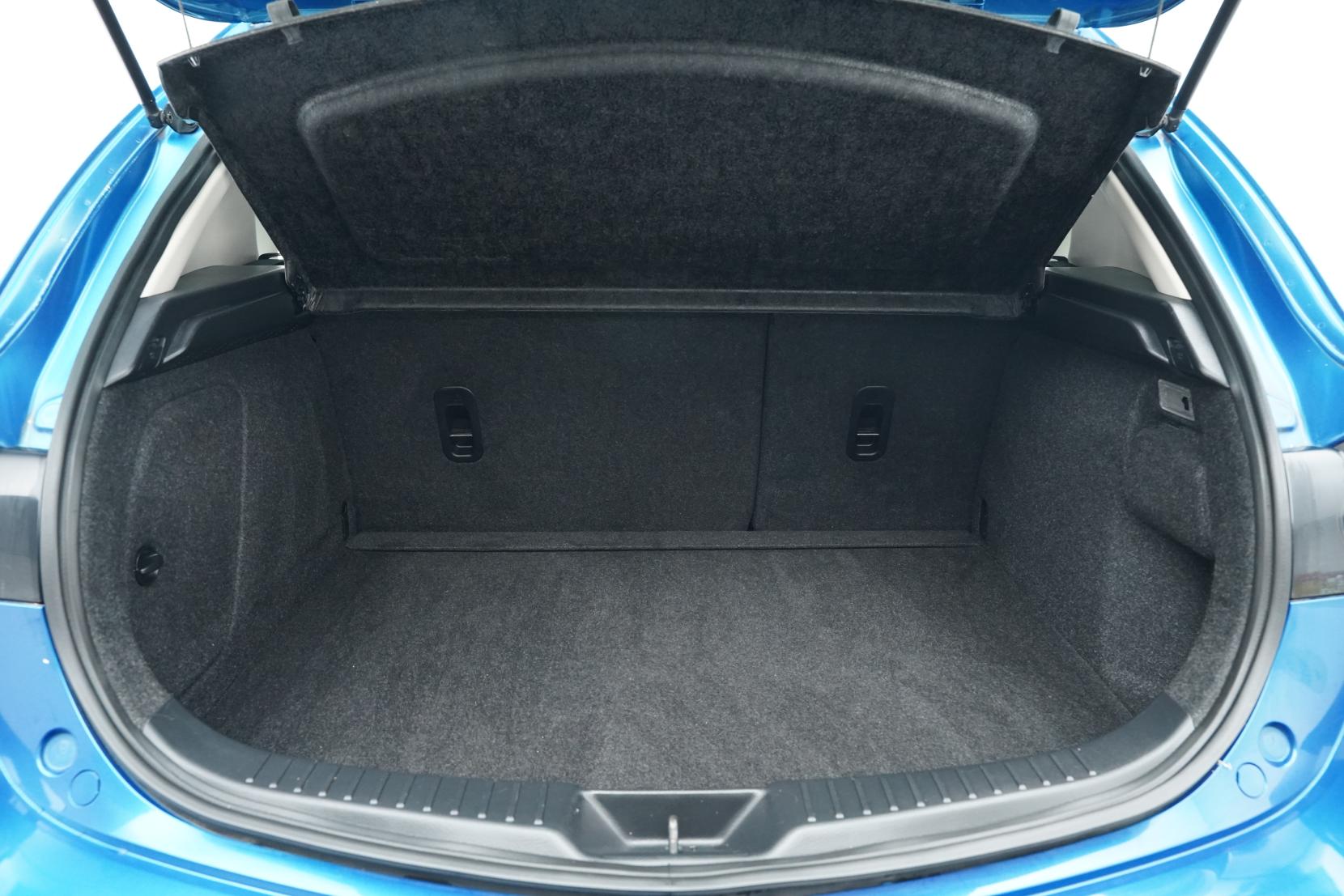 Mazda Axela SPORT 20C COMFORT P