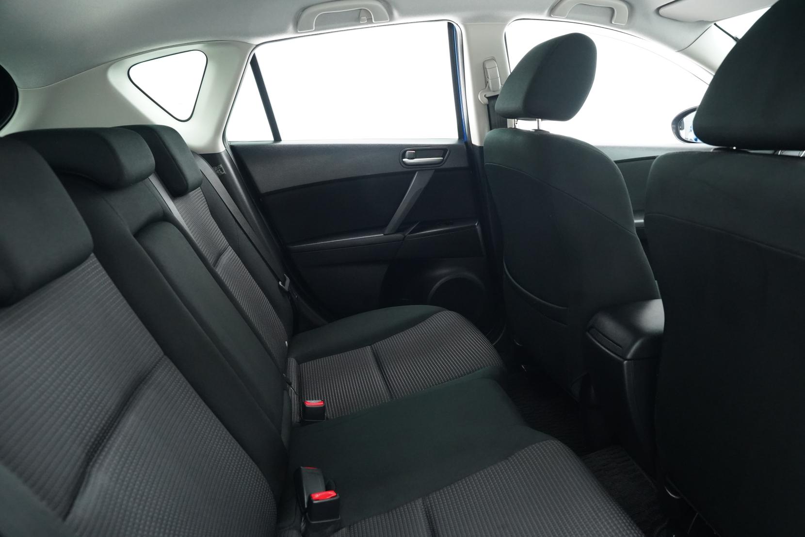 Mazda Axela SPORT 20C COMFORT P