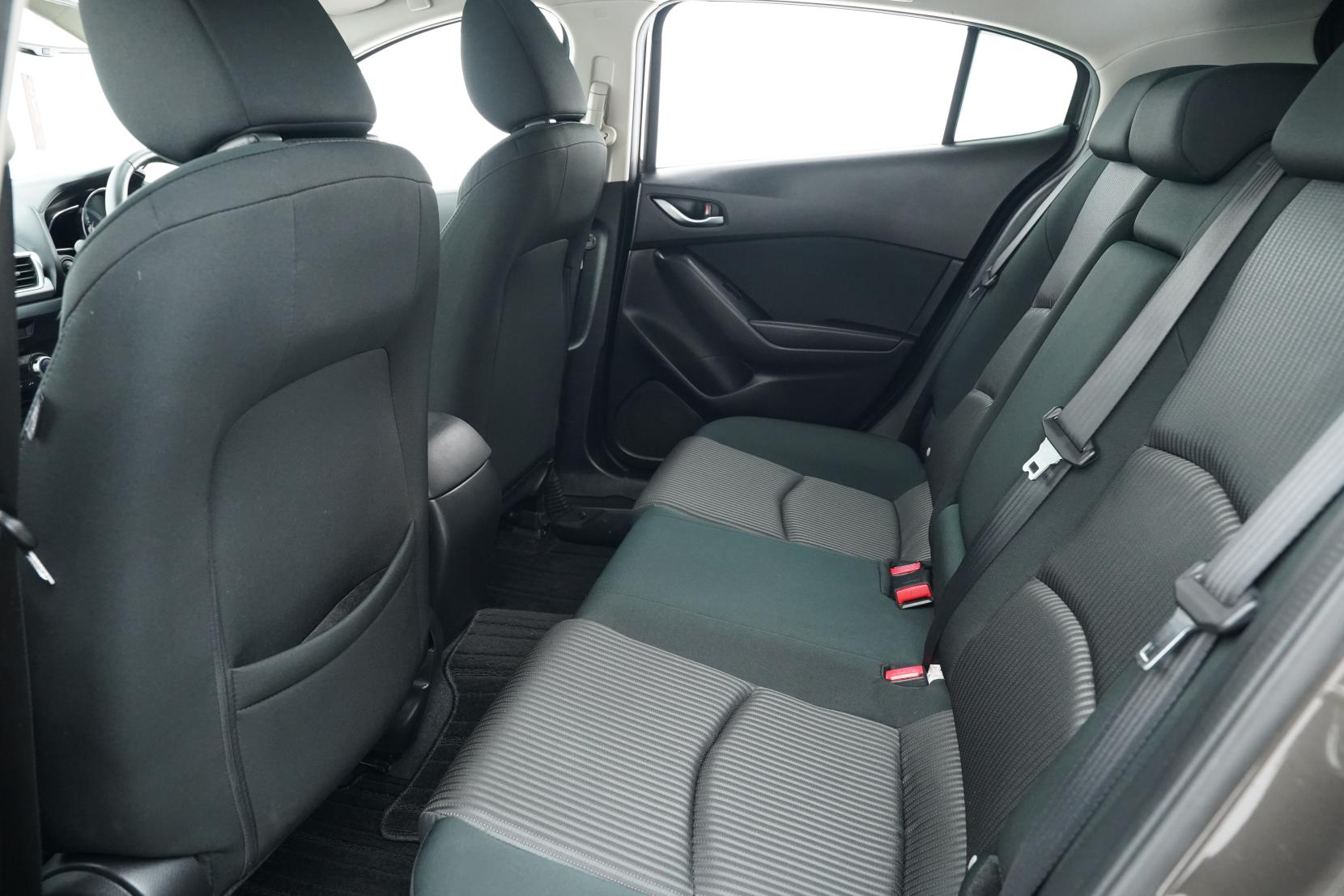 Mazda Axela 2.0 SPORT 20S TOURING