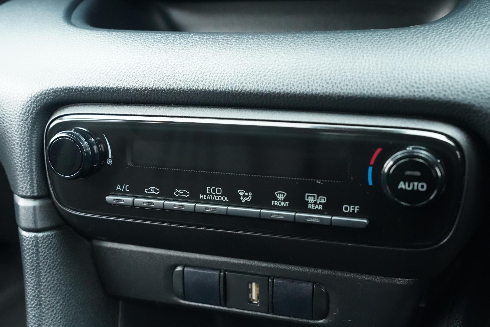 Toyota Yaris 1.5 Hybrid X