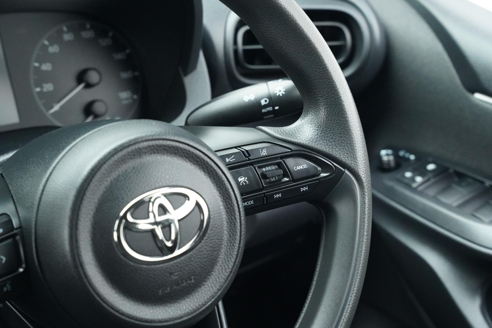 Toyota Yaris 1.5 Hybrid X