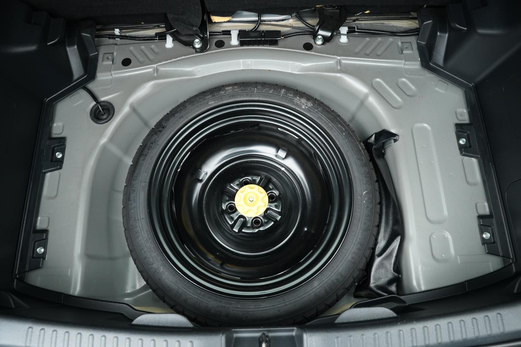 Toyota Yaris 1.5 Hybrid X