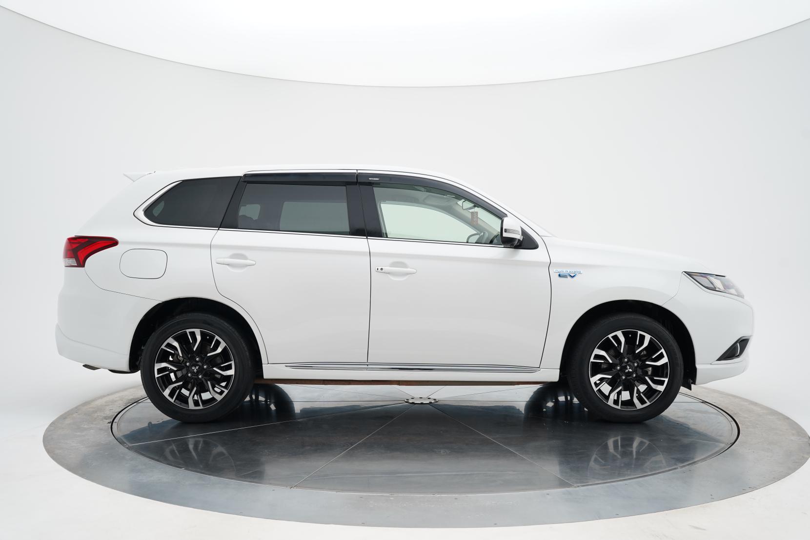 Mitsubishi Outlander 2.4 PHEV G SAFETY PACKAGE