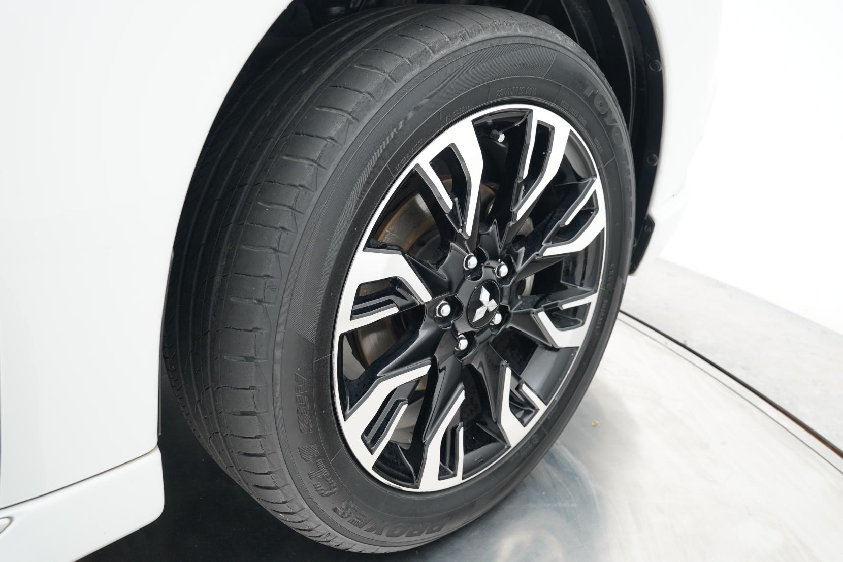 Mitsubishi Outlander 2.4 PHEV G SAFETY PACKAGE