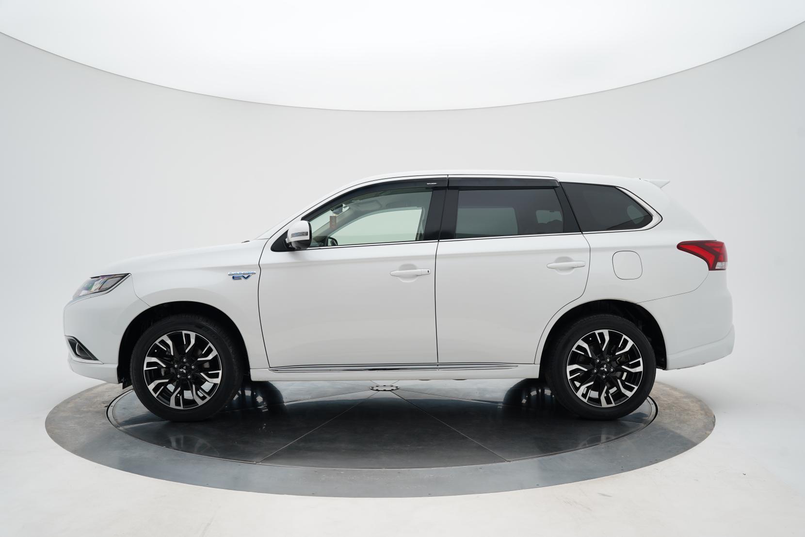 Mitsubishi Outlander 2.4 PHEV G SAFETY PACKAGE