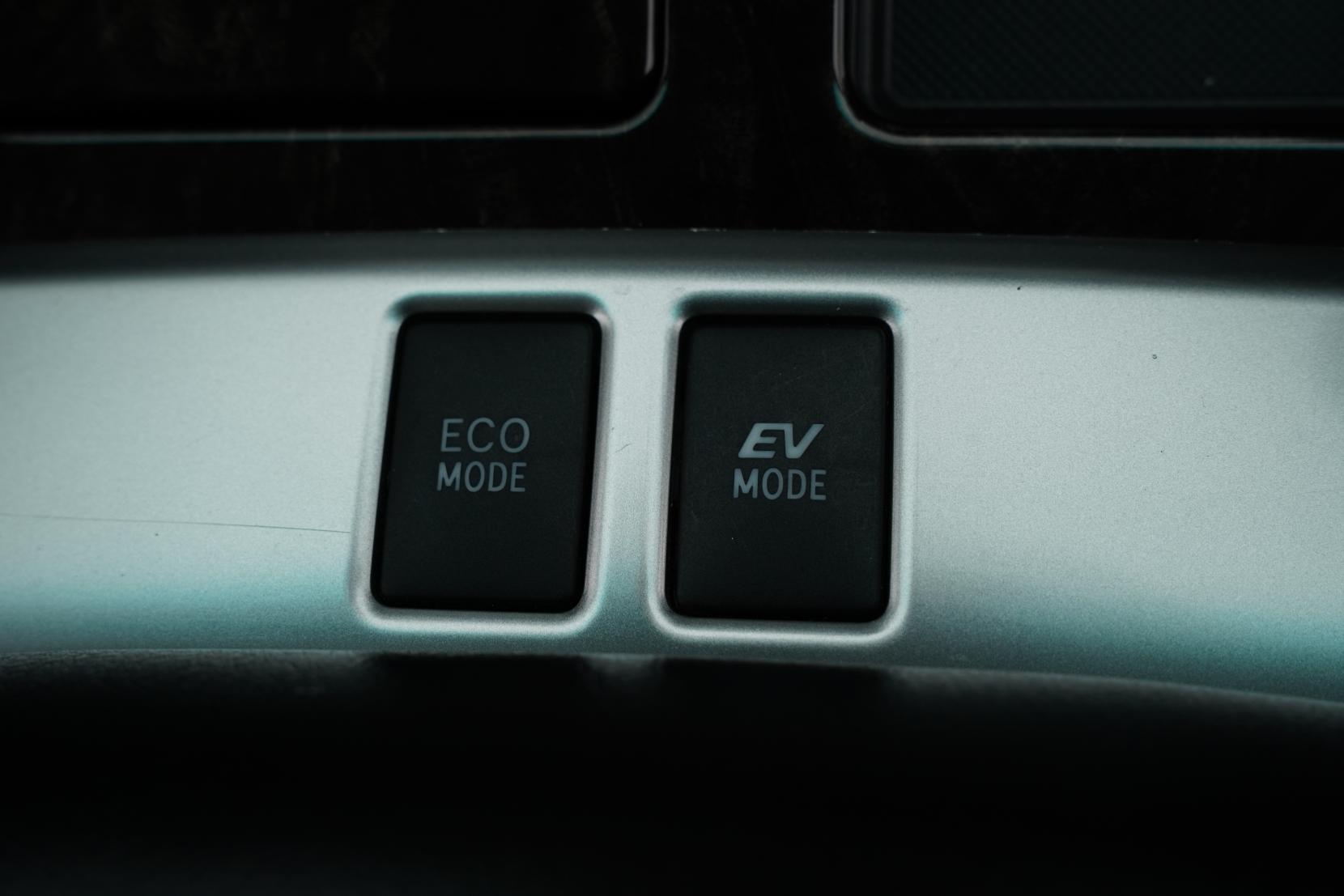 Toyota Vellfire 2.4 Hybrid 4WD ZR