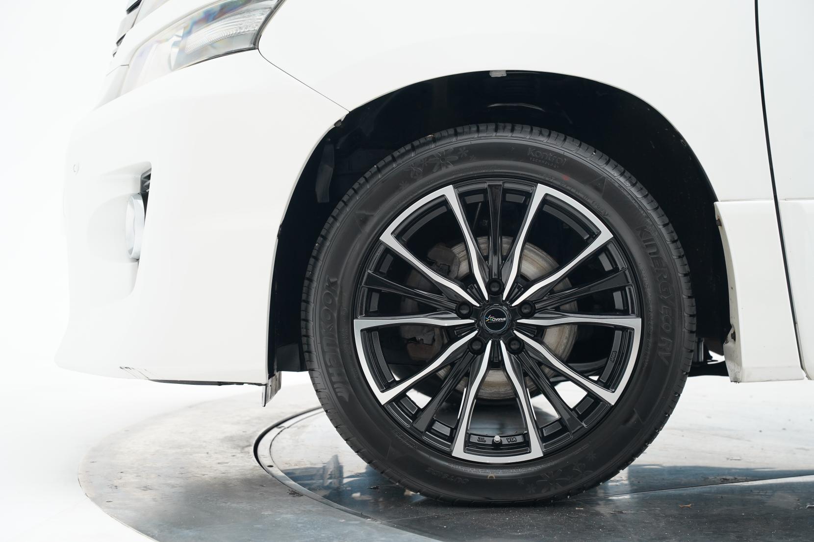 Toyota Vellfire 2.4 Hybrid 4WD ZR