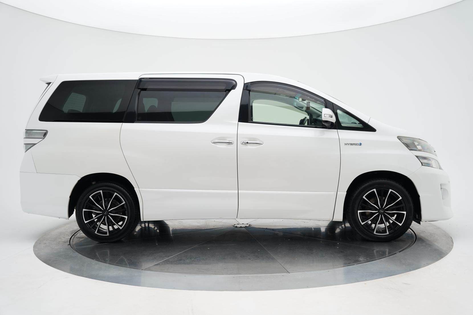 Toyota Vellfire 2.4 Hybrid 4WD ZR