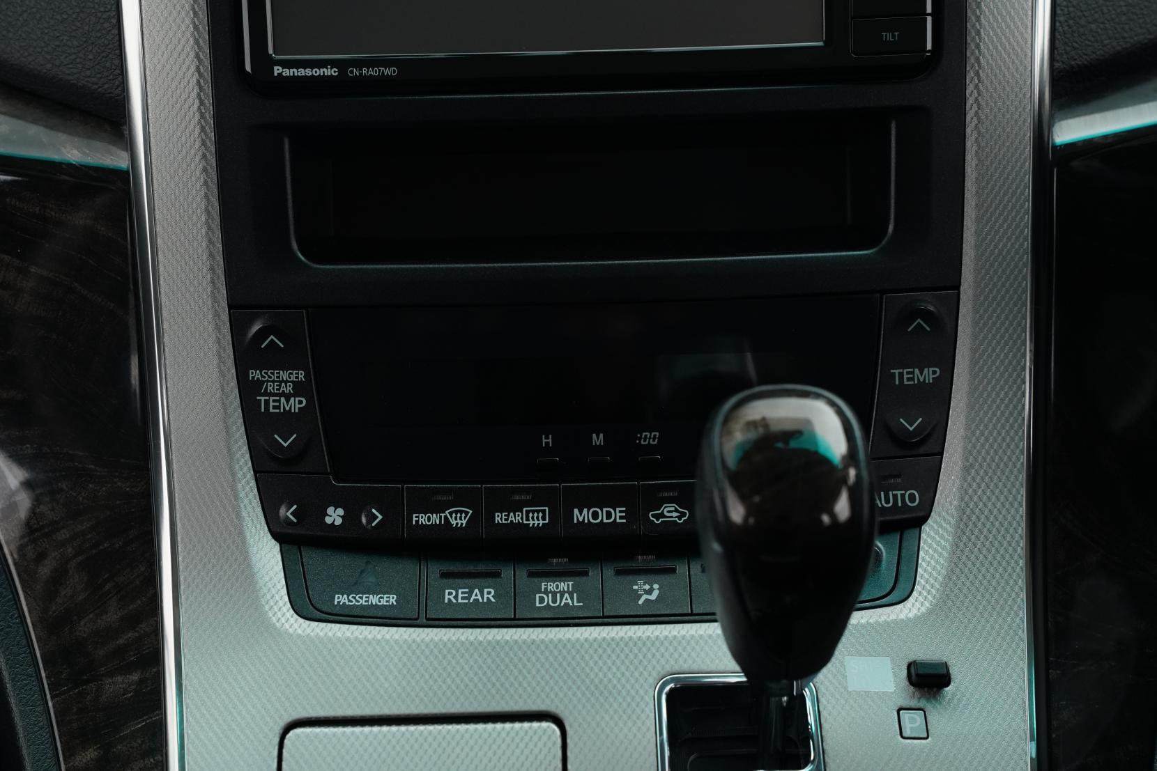 Toyota Vellfire 2.4 Hybrid 4WD ZR