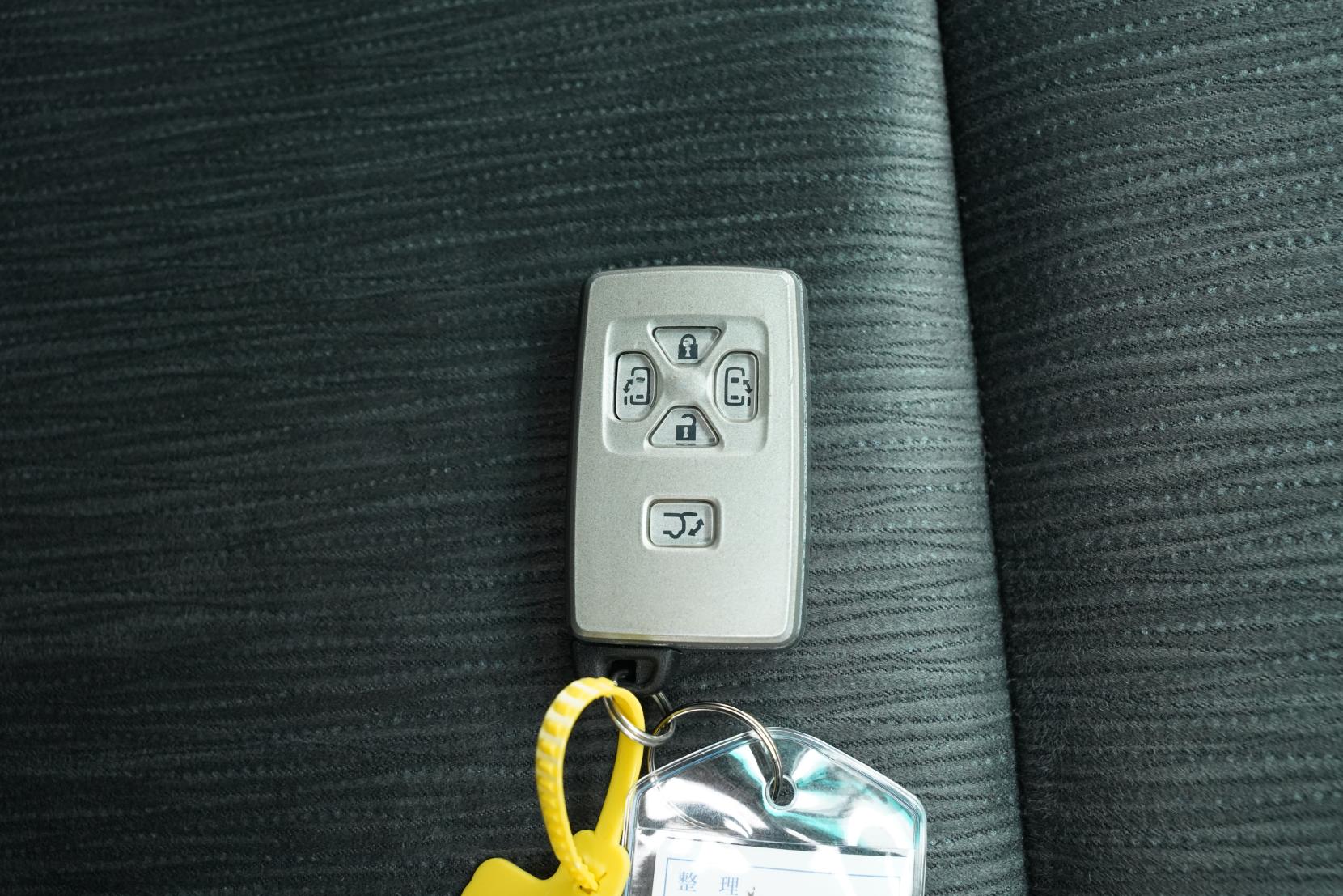 Toyota Vellfire 2.4 Hybrid 4WD ZR