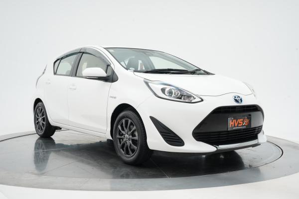 Toyota Aqua 1.5 Hybrid L
