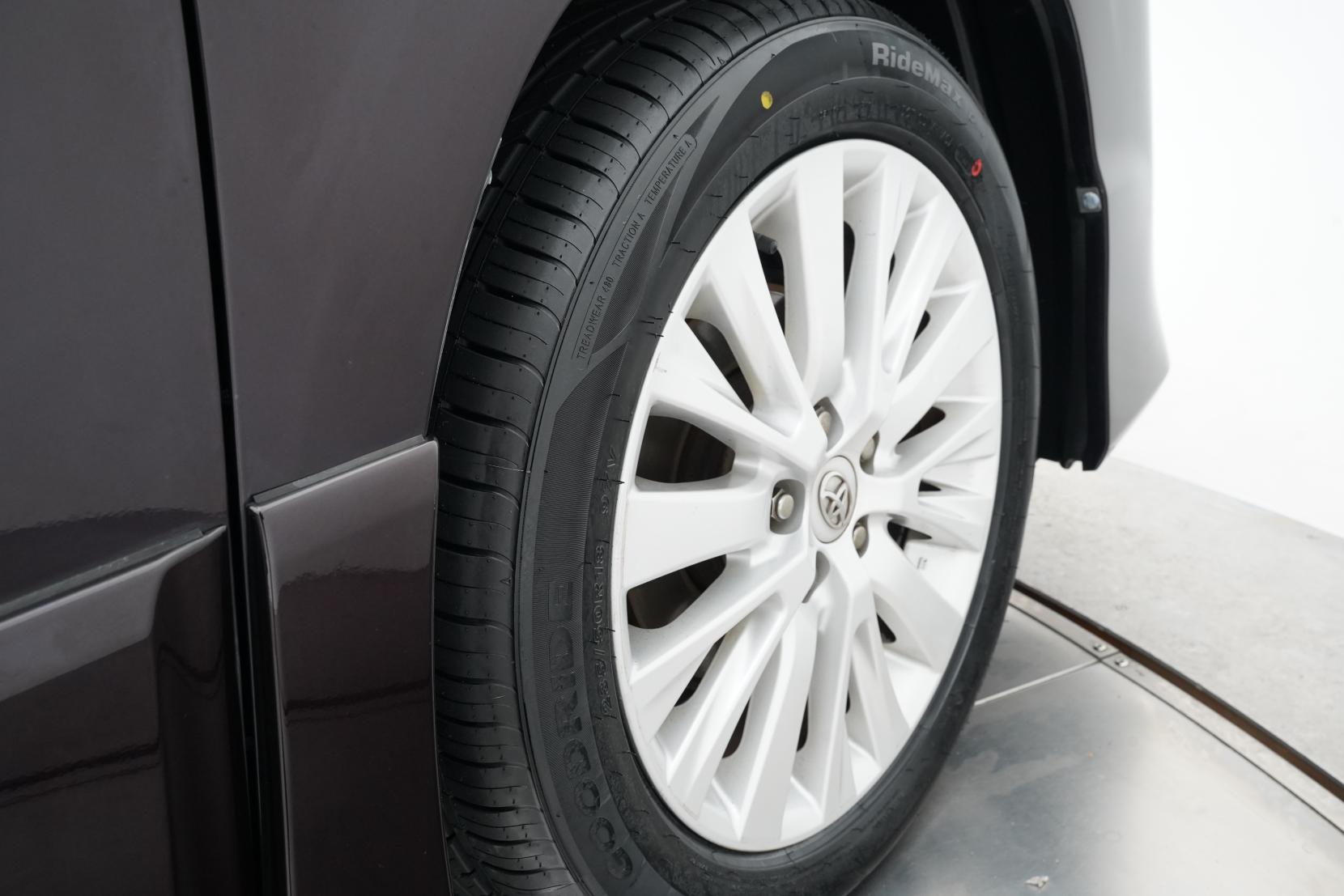 Toyota Vellfire 2.4 2.4Z 8ST