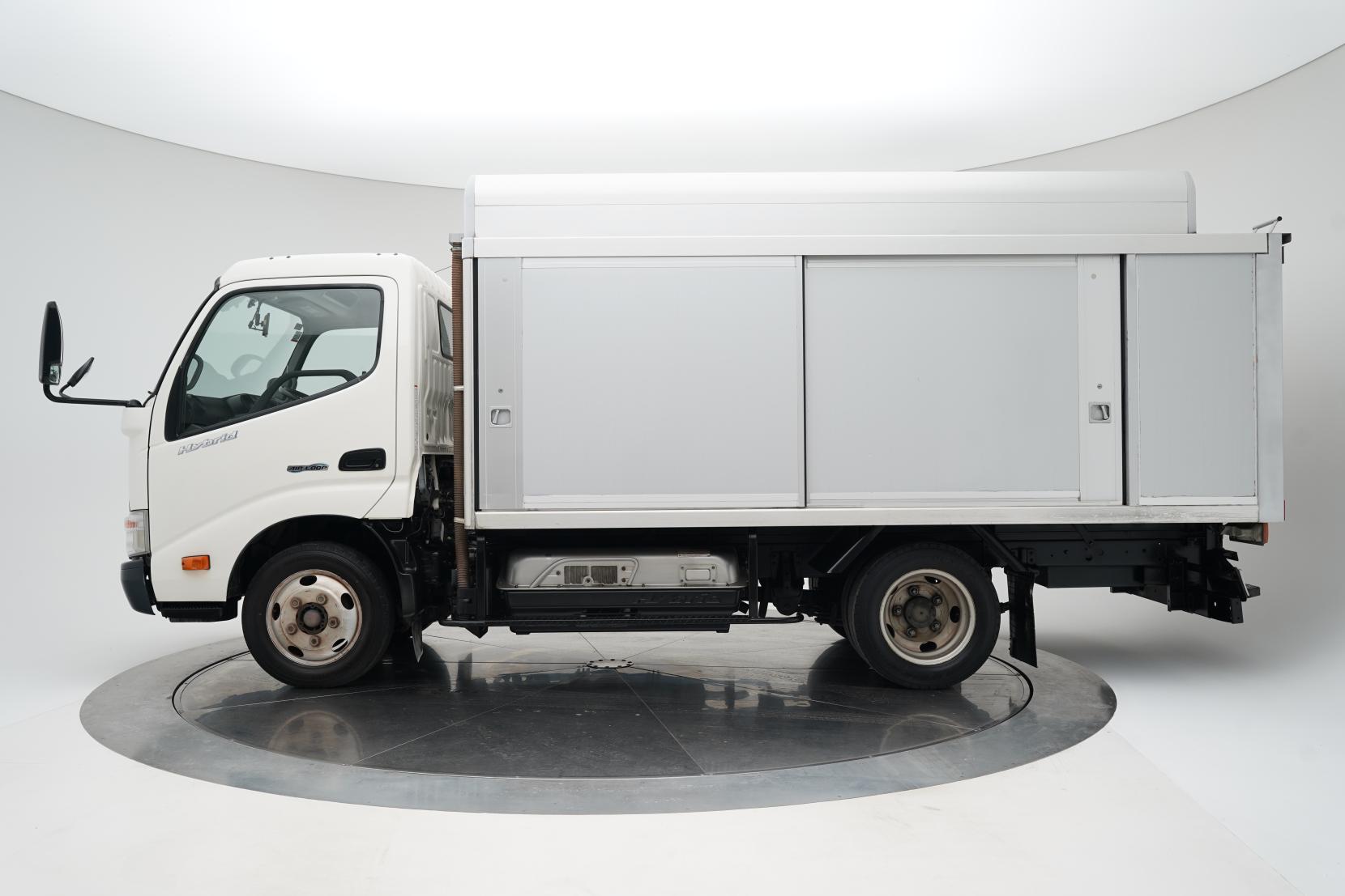Hino HINO Dutro 125LT 4.0 Bottle Truck