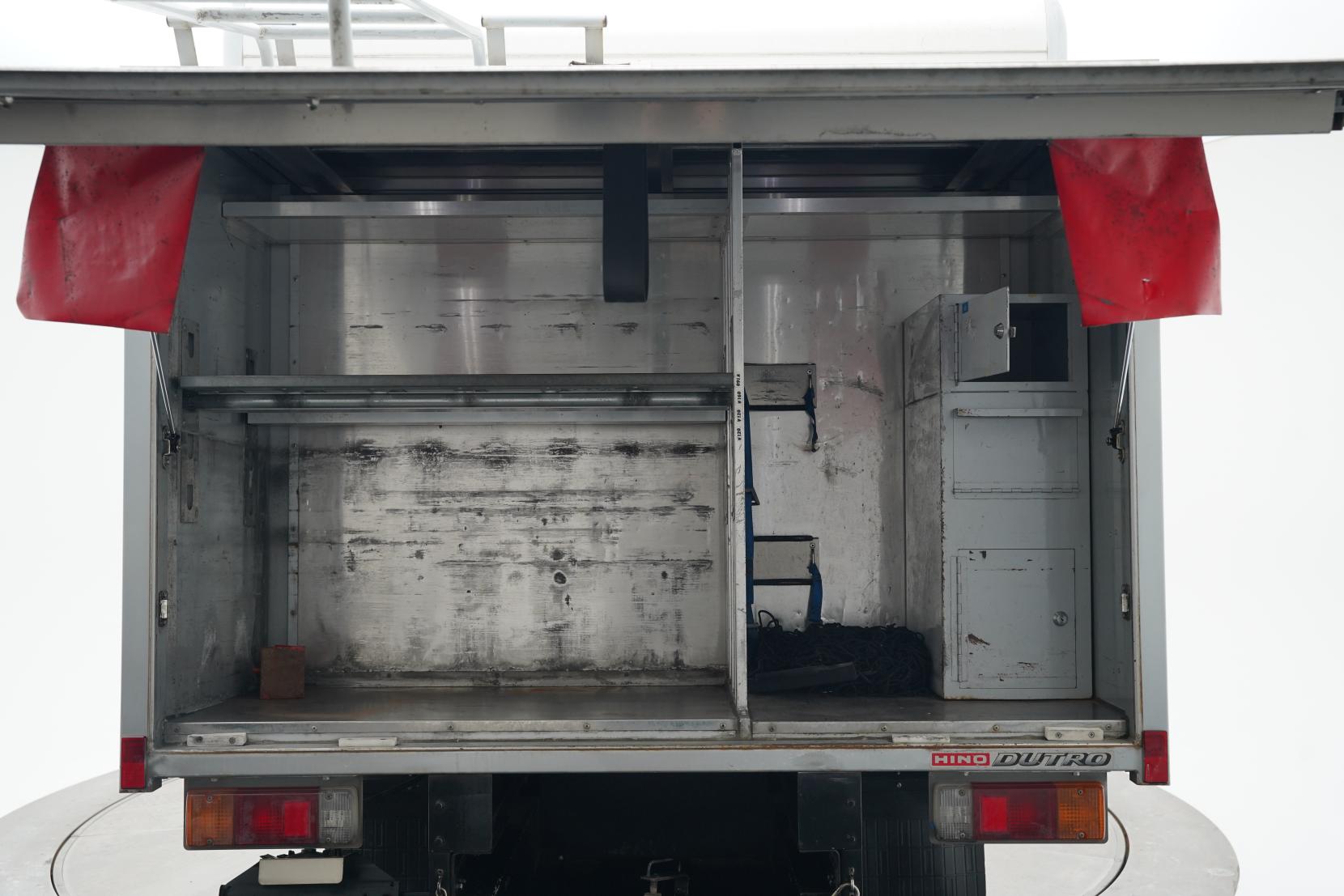 Hino HINO Dutro 125LT 4.0 Bottle Truck