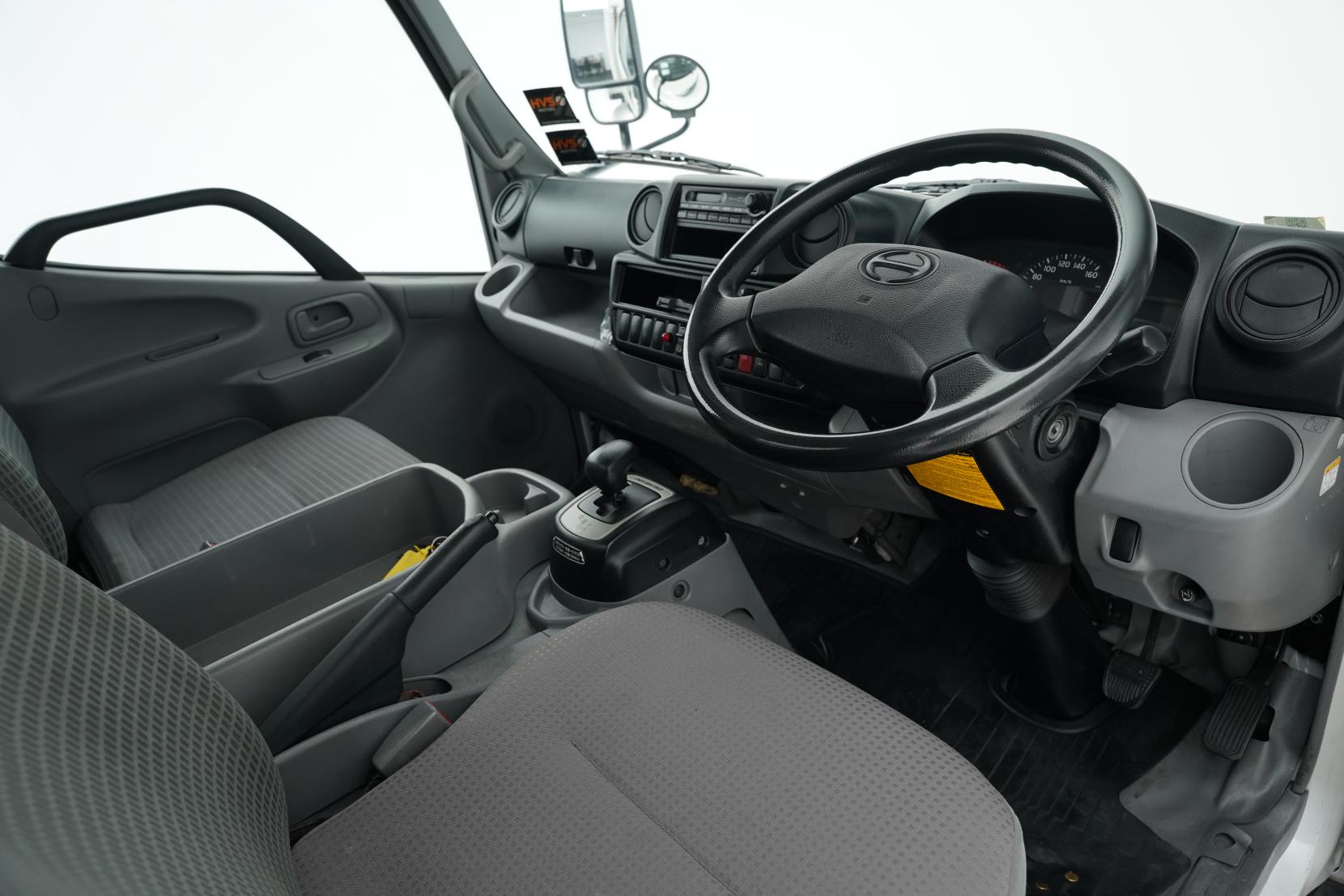 Hino HINO Dutro 125LT 4.0 Bottle Truck