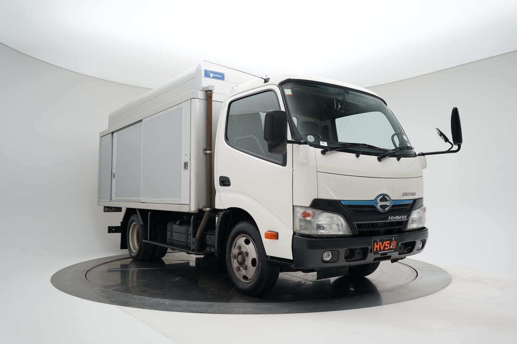 Hino HINO Dutro 125LT 4.0 Bottle Truck