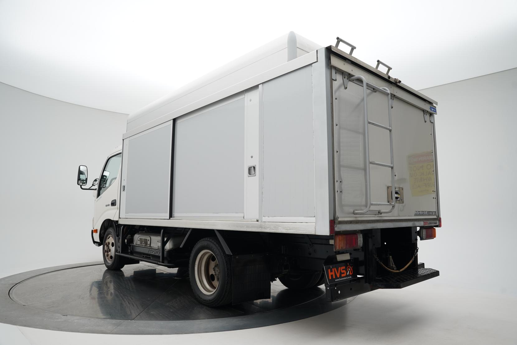Hino HINO Dutro 125LT 4.0 Bottle Truck
