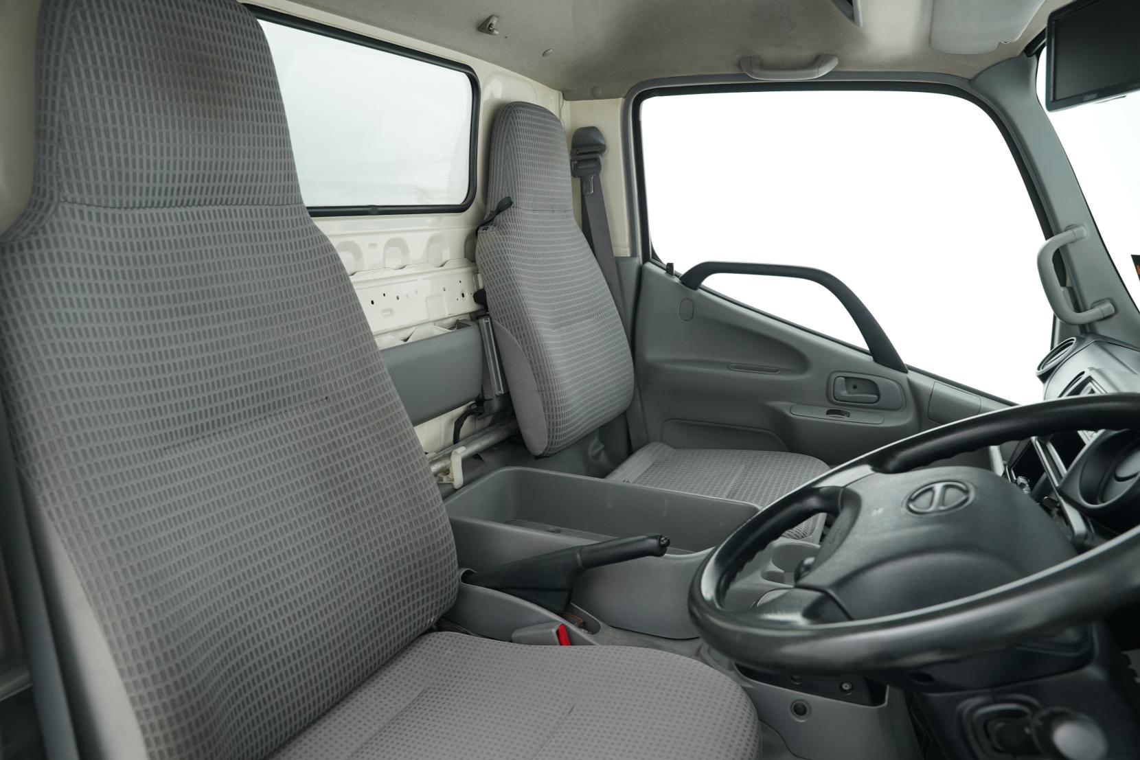 Hino HINO Dutro 125LT 4.0 Bottle Truck