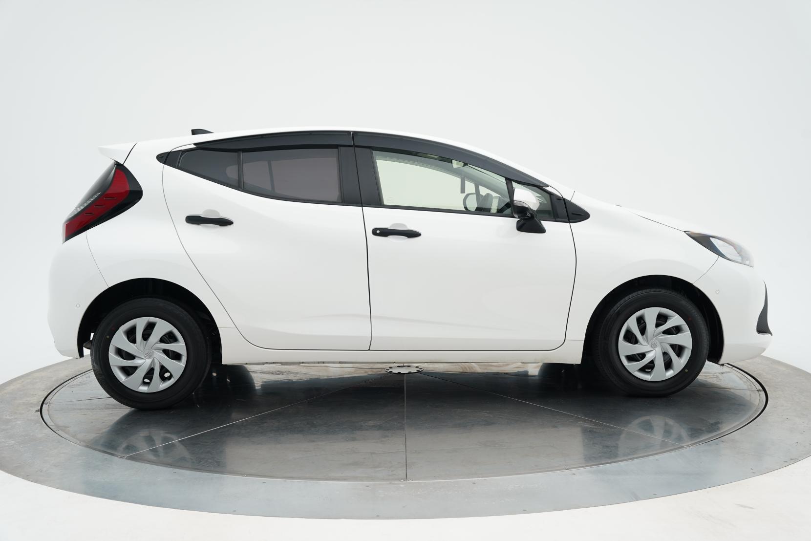 Toyota Aqua B