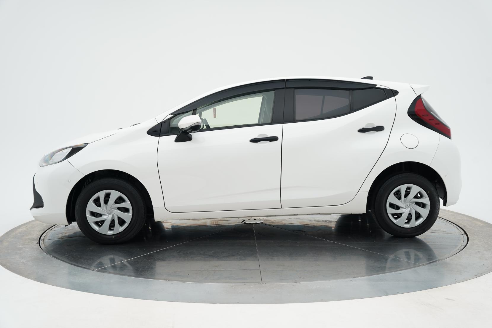 Toyota Aqua B